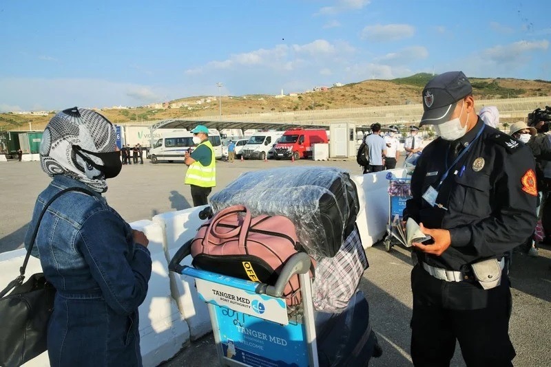 سفارة المغرب في كييف توصي الطلبة والمغاربة المتواجدين في أوكرانيا بمغادرة البلاد حرصا على سلامتهم