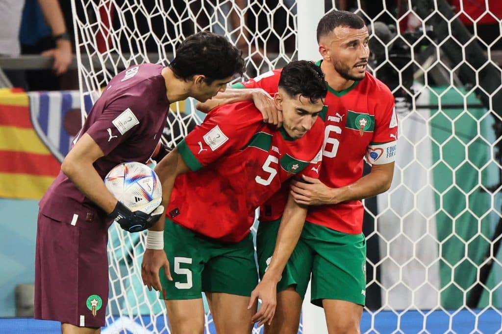 الركراكي يؤكد إمكانية غياب أكرد عن صدام البرتغال ويقول“ إنه لاعب مهم في الدفاع لكن لدينا جواد ياميق وبدر بانون وأشرف داري”