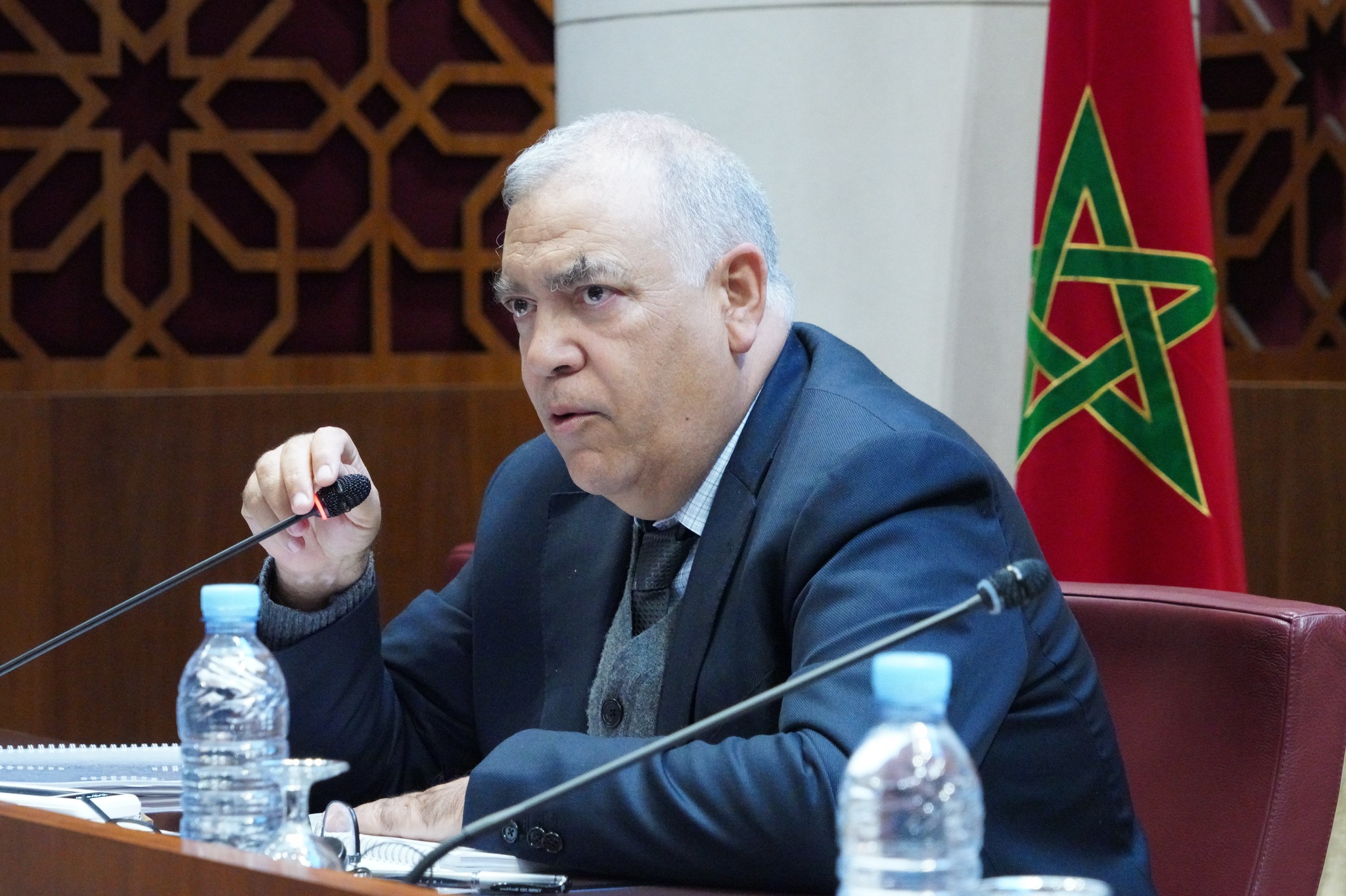 وزير الداخلية لفتيت: “أنا مستعد لتقديم استقالتي إذا ثبت أن القانون التنظيمي الجديد ديال مجلس النواب يمنح امتيازاً لحزب معيّن أو يسلب حق حزب آخر”