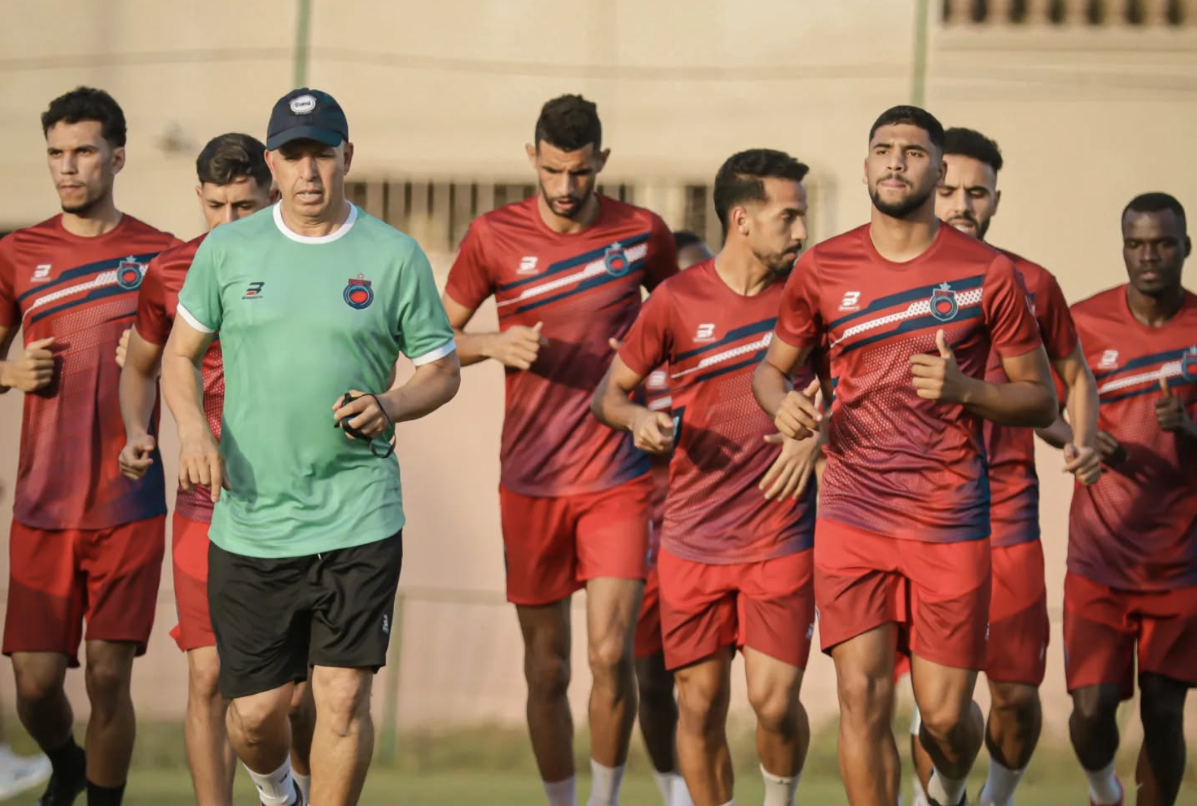 بهدف التتويج.. الأندية المغربية تبدأ رحلتها القارية في دوري الأبطال والكونفدرالية وأولمبيك ىسفي تطمح للتألق من قلب مالي