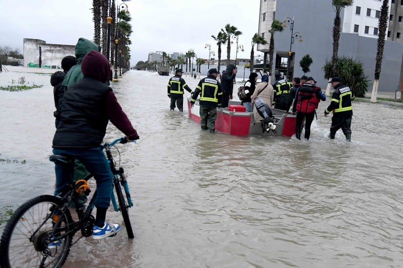 إجلاء 154 ألف متضرر من الفيضانات .. والداخلية تحذر من تفاقم المخاطر