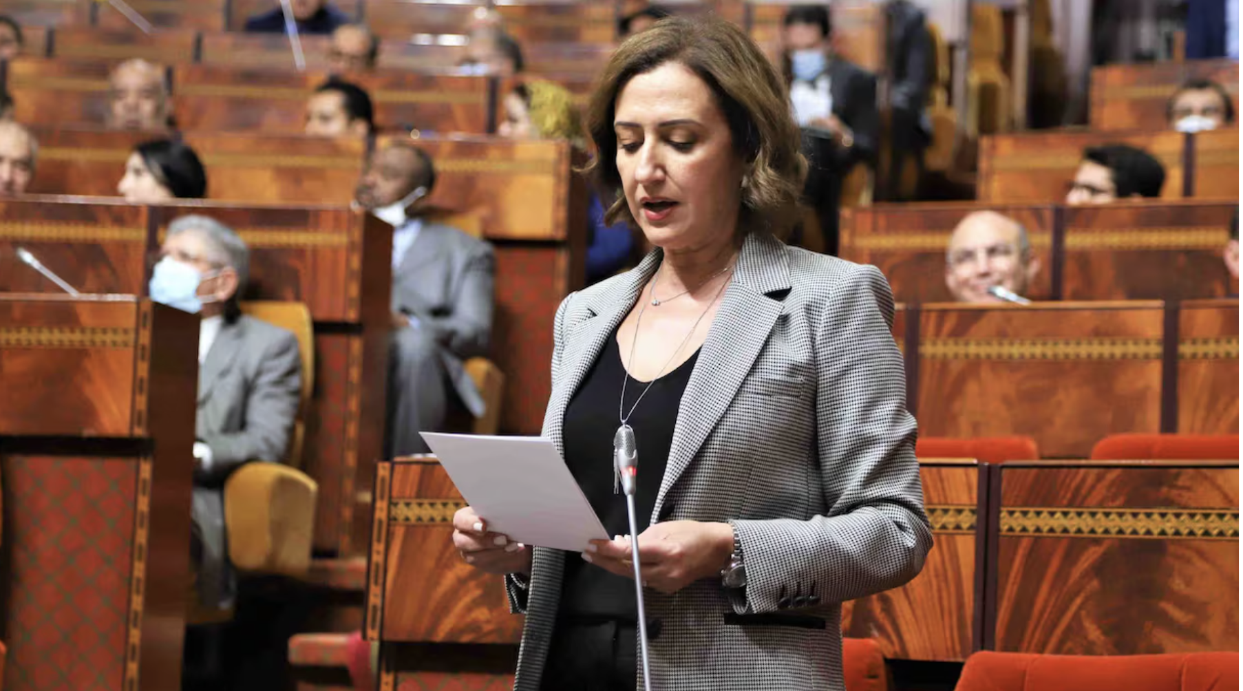 النصب والاحتيال على المعتمرين يجر عمور إلى المساءلة البرلمانية